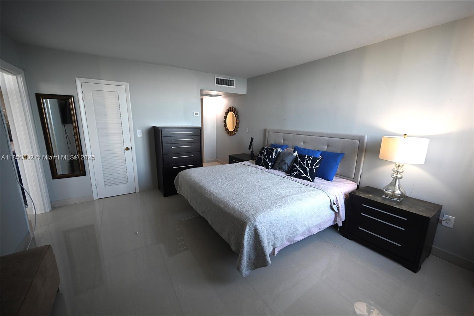 6450 Collins Ave # 1103