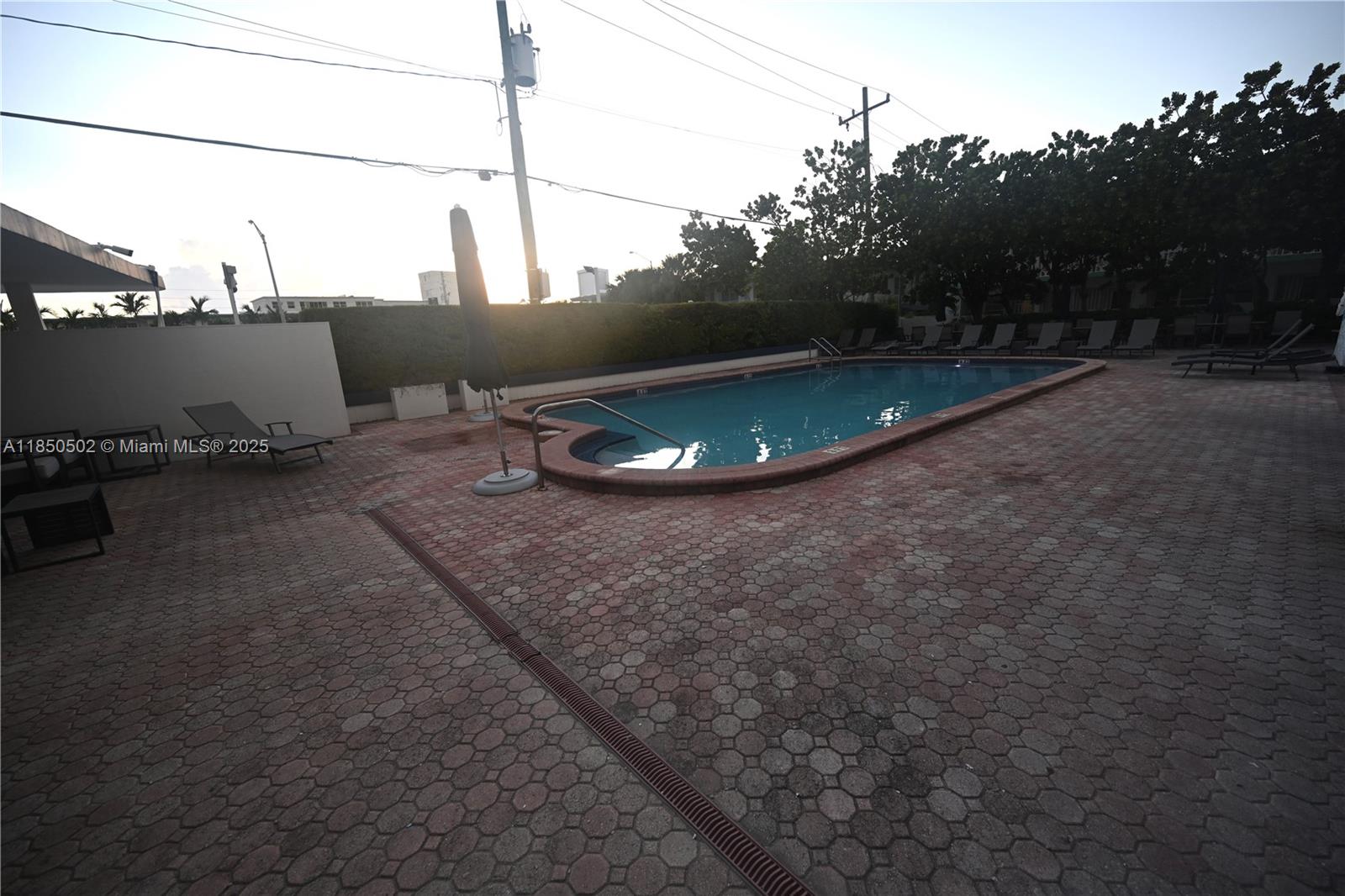 6450 Collins Ave # 1103