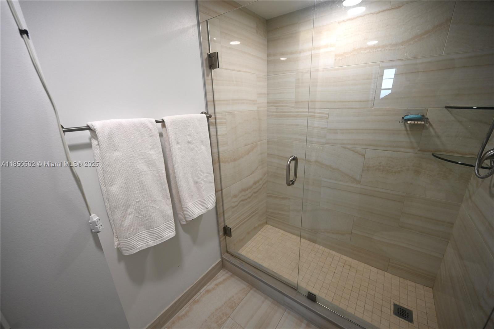 6450 Collins Ave # 1103