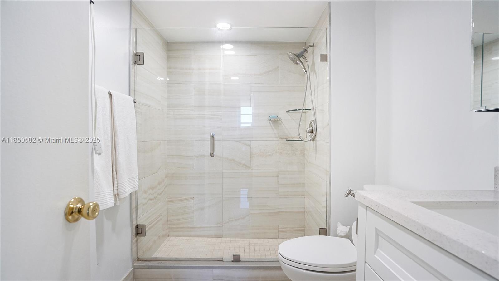 6450 Collins Ave # 1103