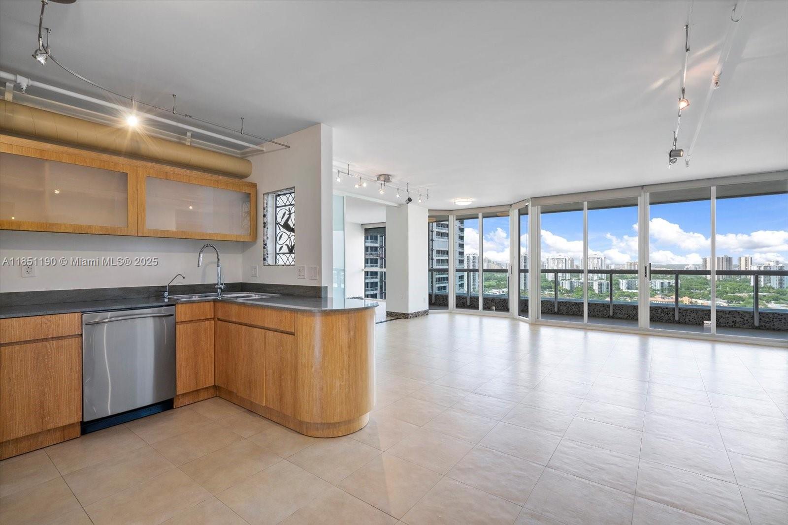 21205 NE 37th Ave # 2204