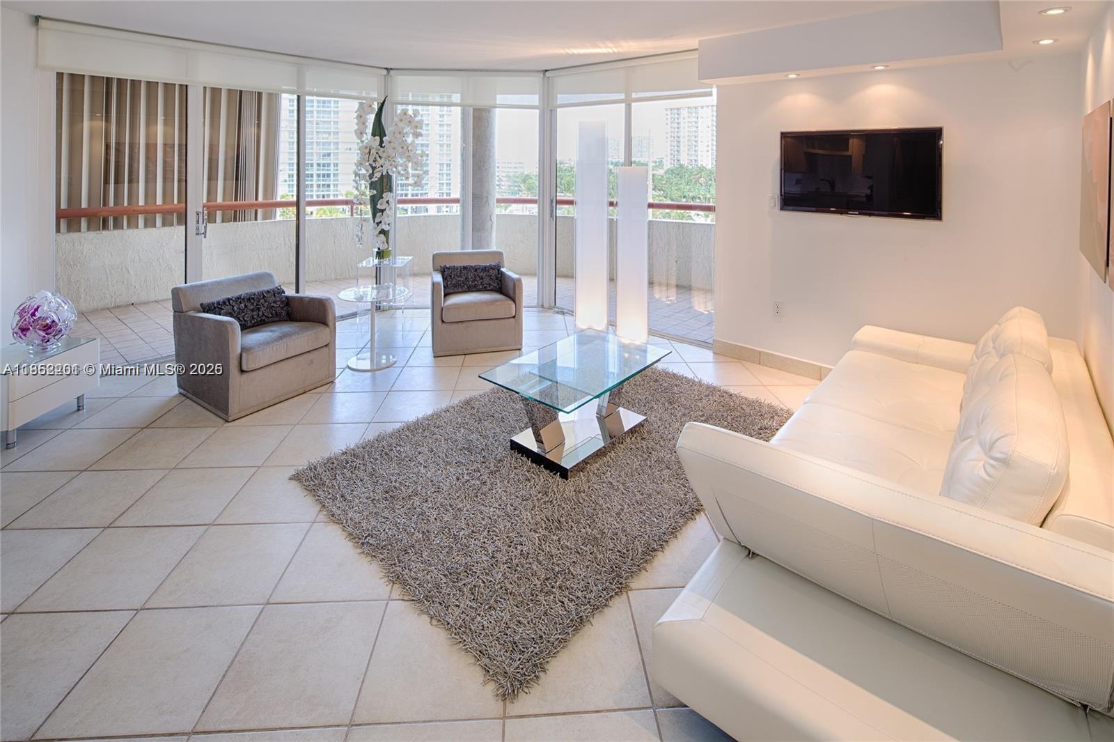 15645 Collins Ave # 601