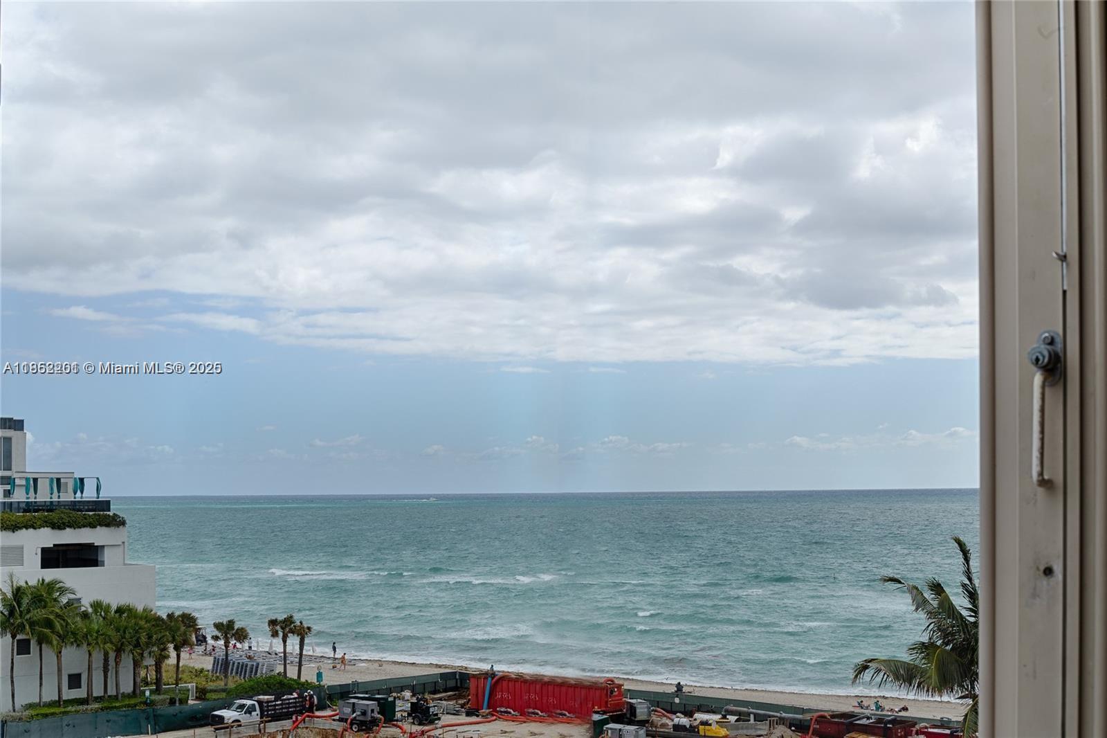 15645 Collins Ave # 601