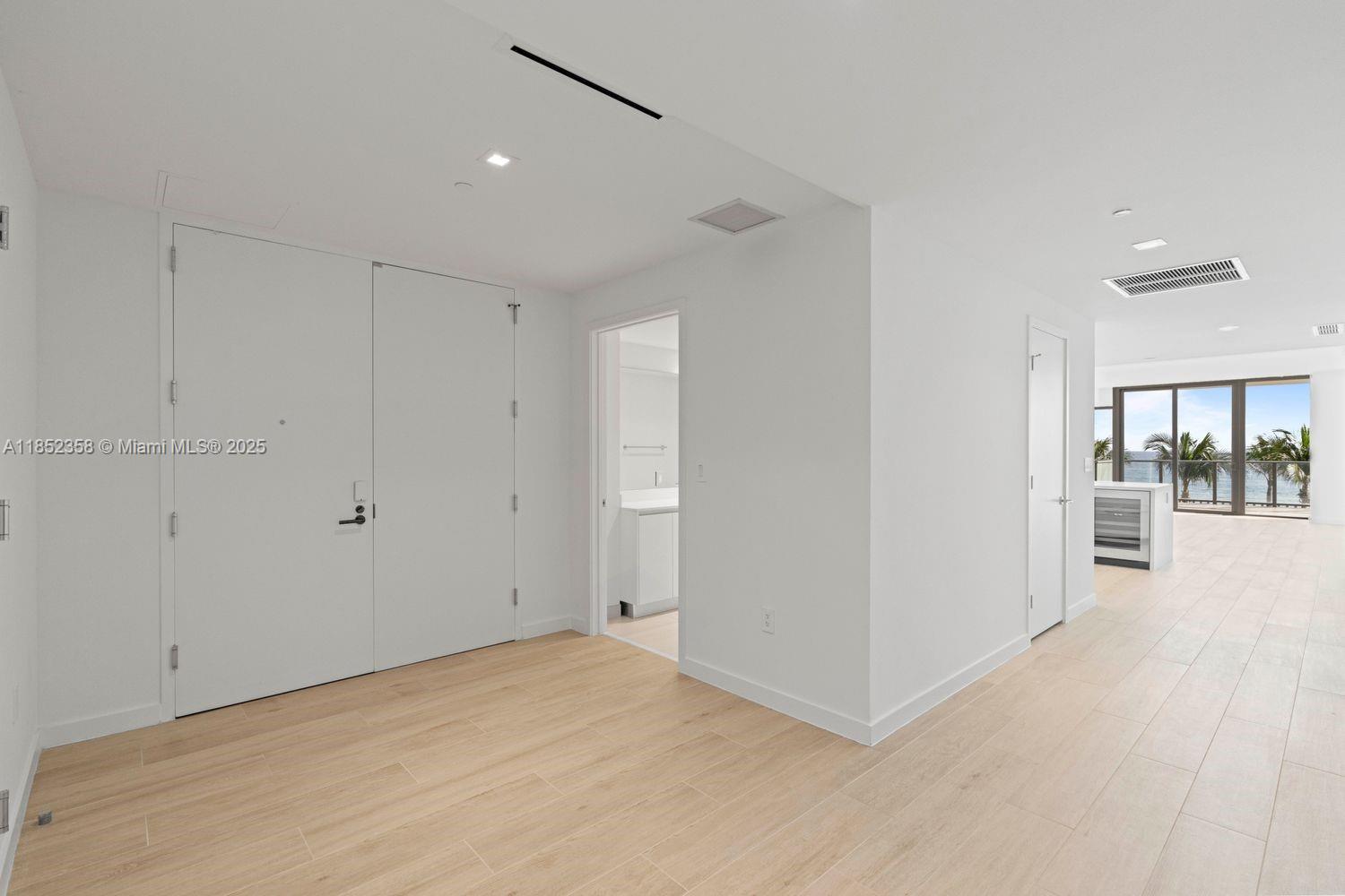 1116 N Ocean Blvd # 304