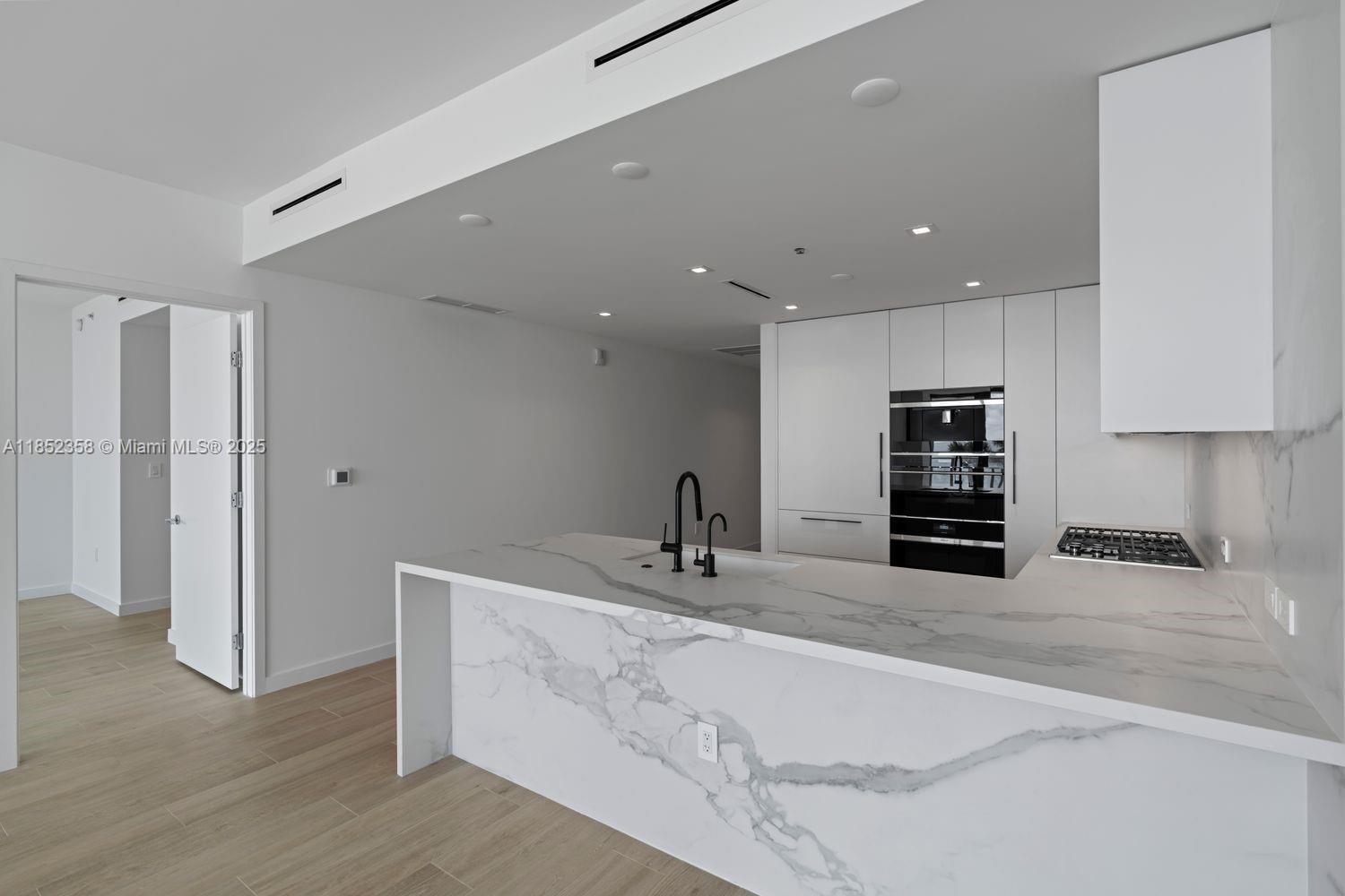 1116 N Ocean Blvd # 304