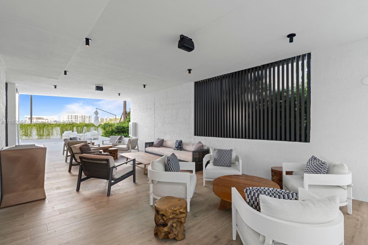 1116 N Ocean Blvd # 304