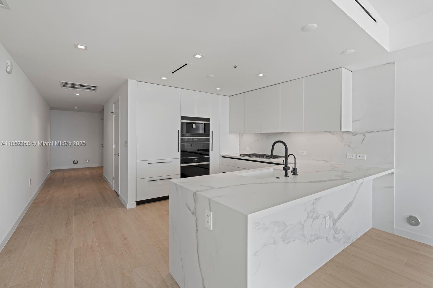 1116 N Ocean Blvd # 304