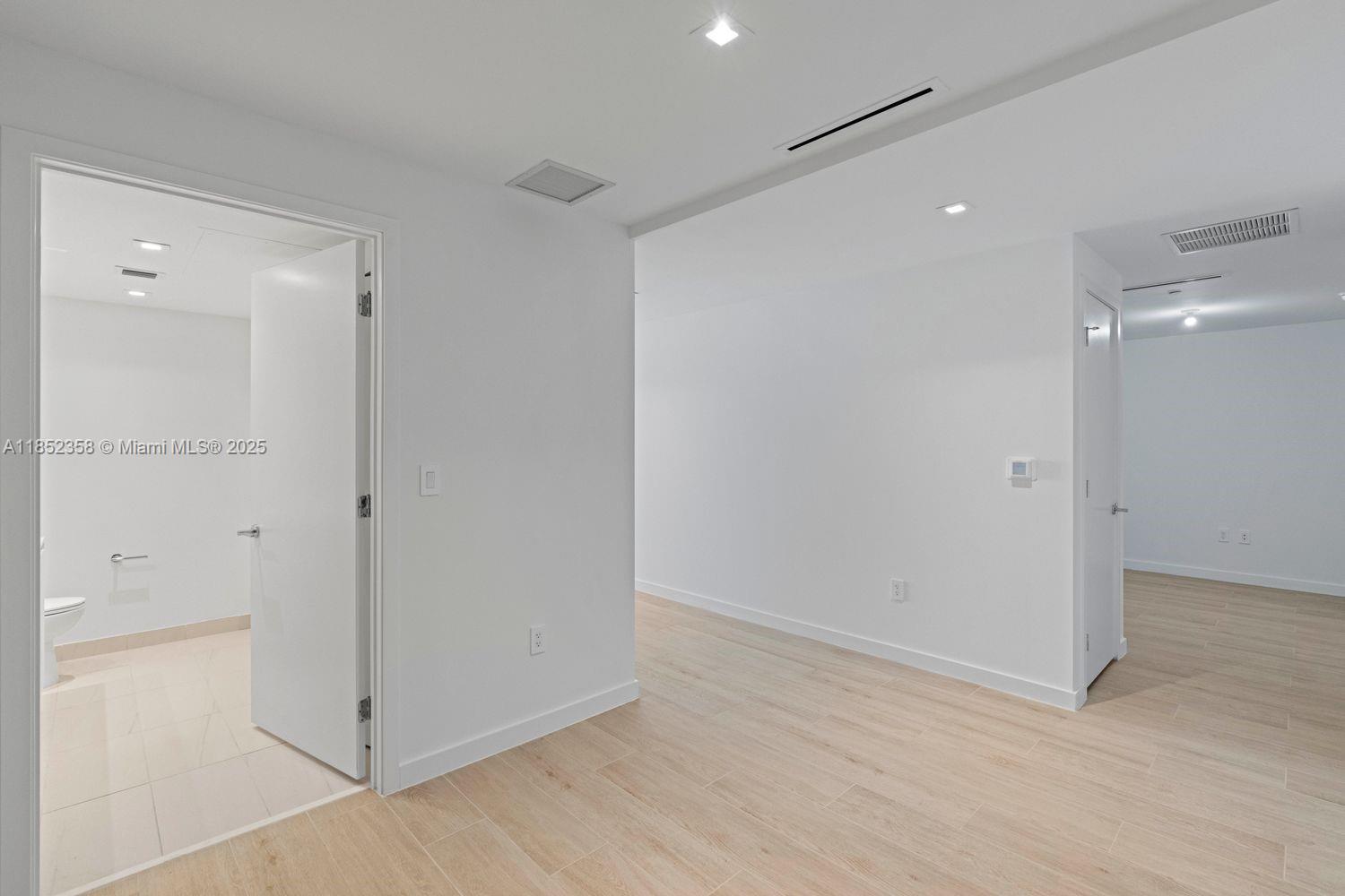 1116 N Ocean Blvd # 304