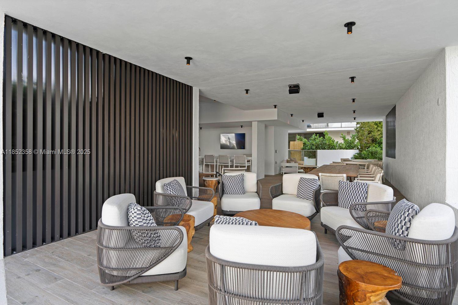 1116 N Ocean Blvd # 304
