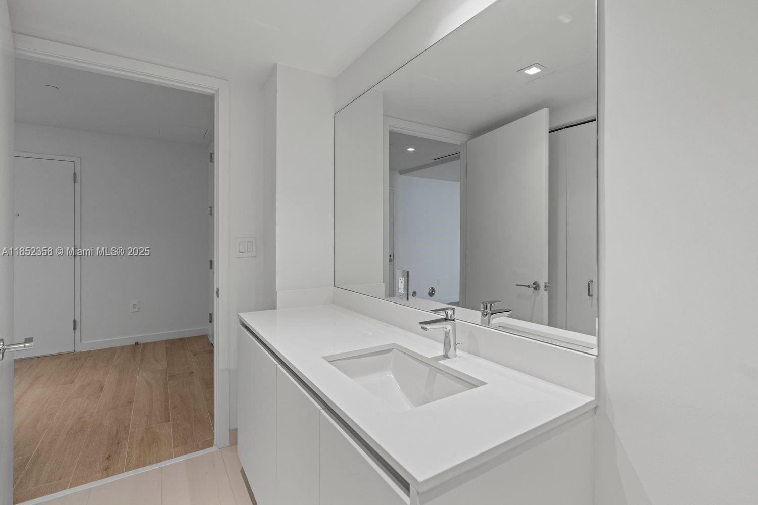 1116 N Ocean Blvd # 304