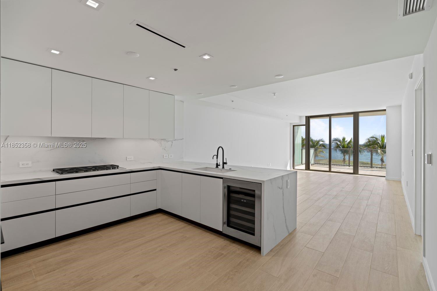 1116 N Ocean Blvd # 304
