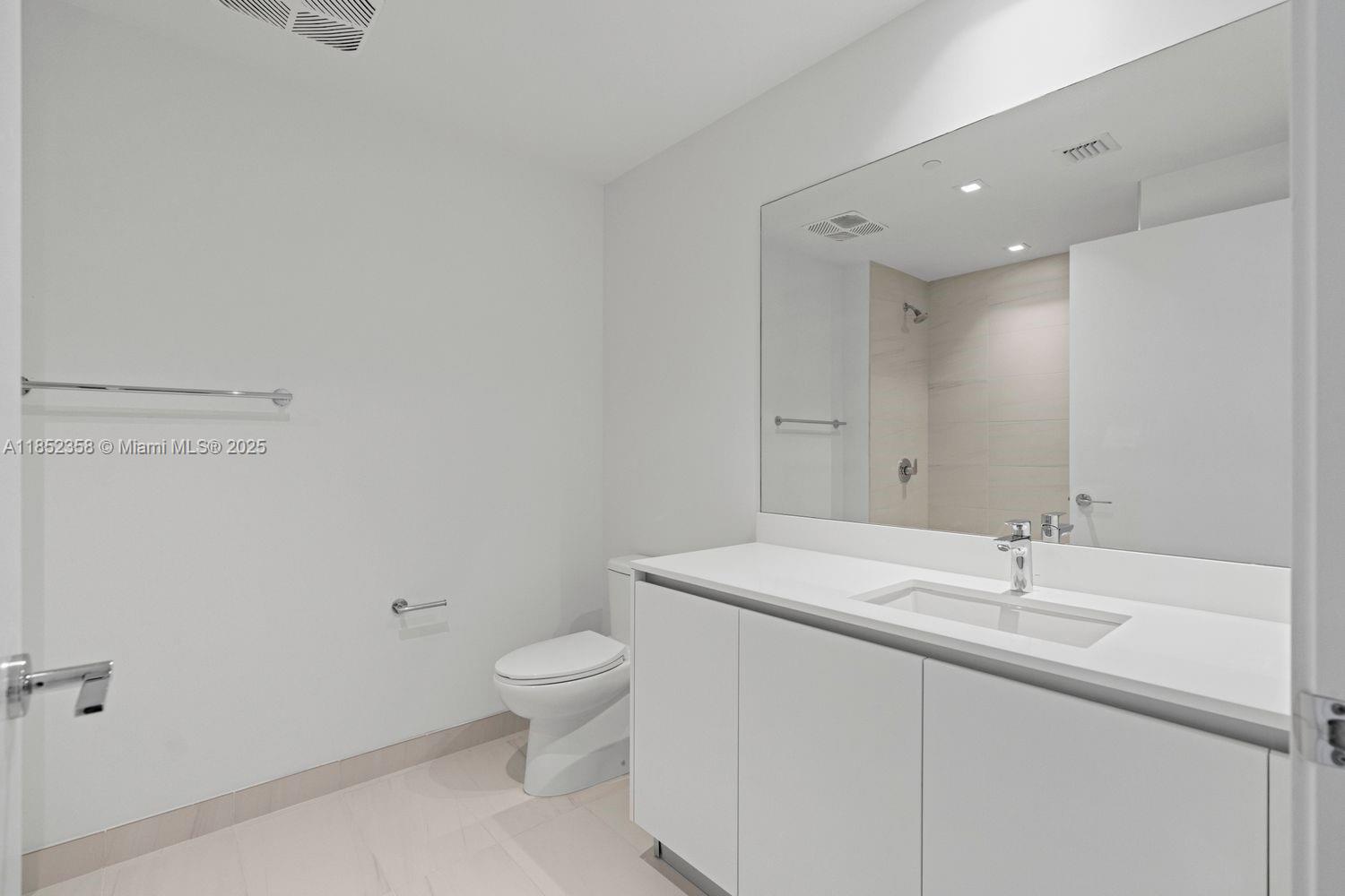 1116 N Ocean Blvd # 304