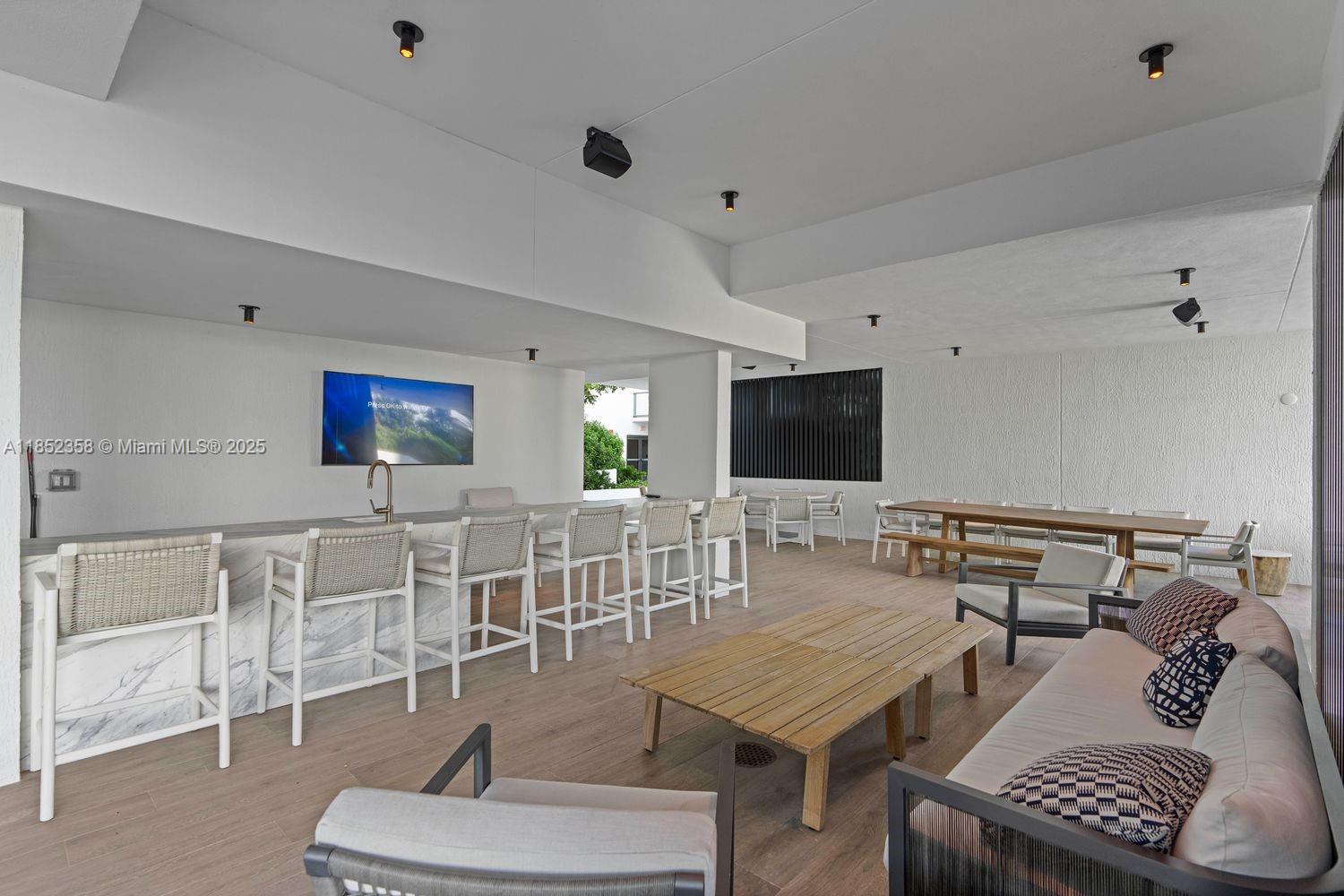 1116 N Ocean Blvd # 304