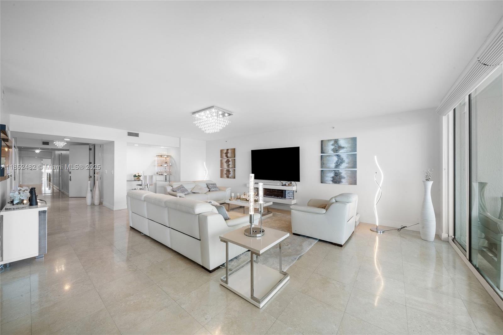 20201 E Country Club Dr # 1404