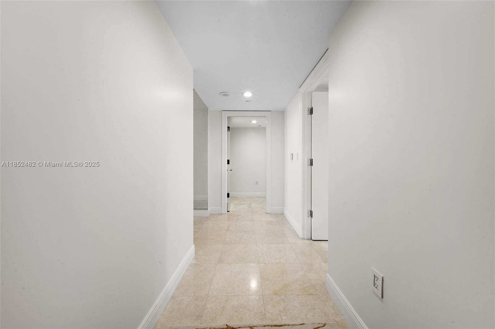 20201 E Country Club Dr # 1404