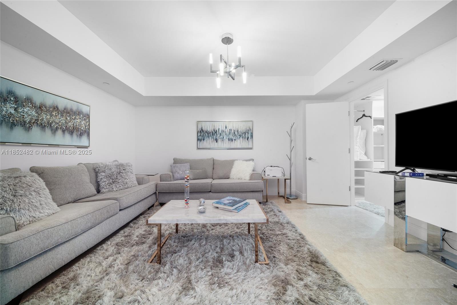 20201 E Country Club Dr # 1404