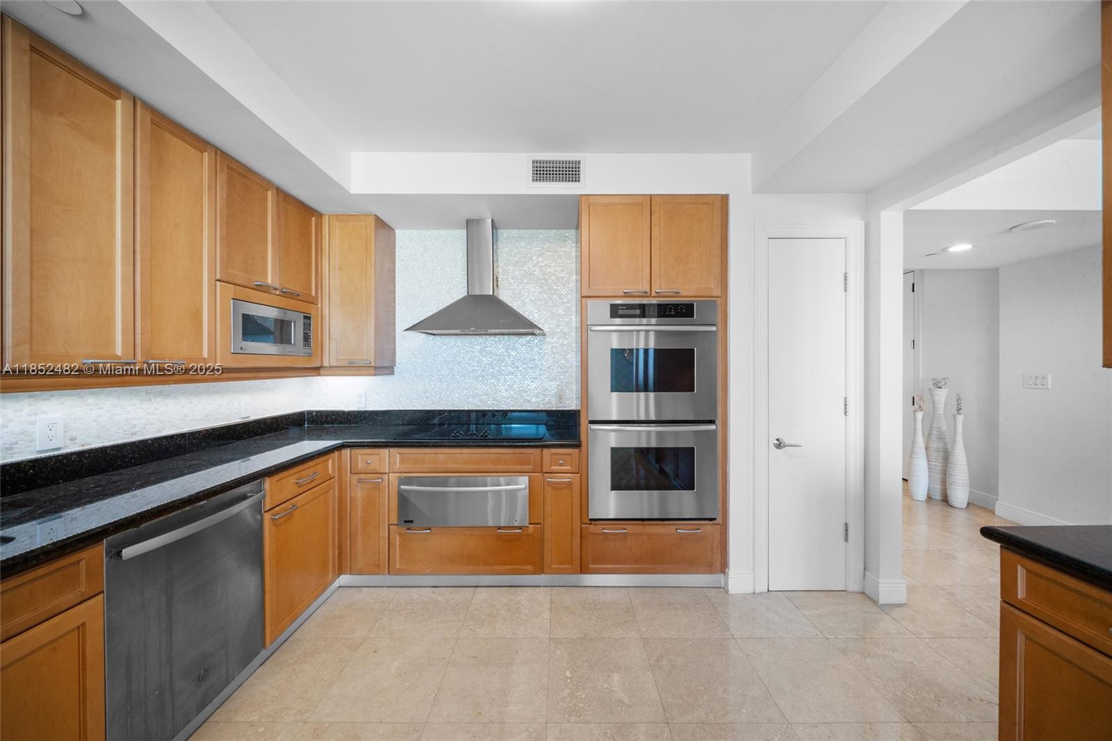 20201 E Country Club Dr # 1404