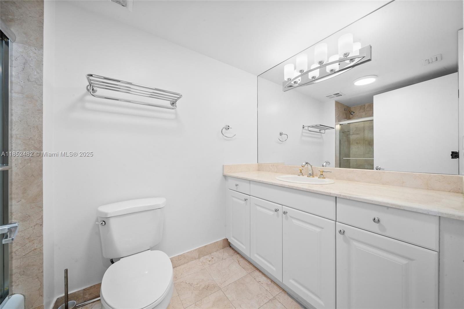 20201 E Country Club Dr # 1404