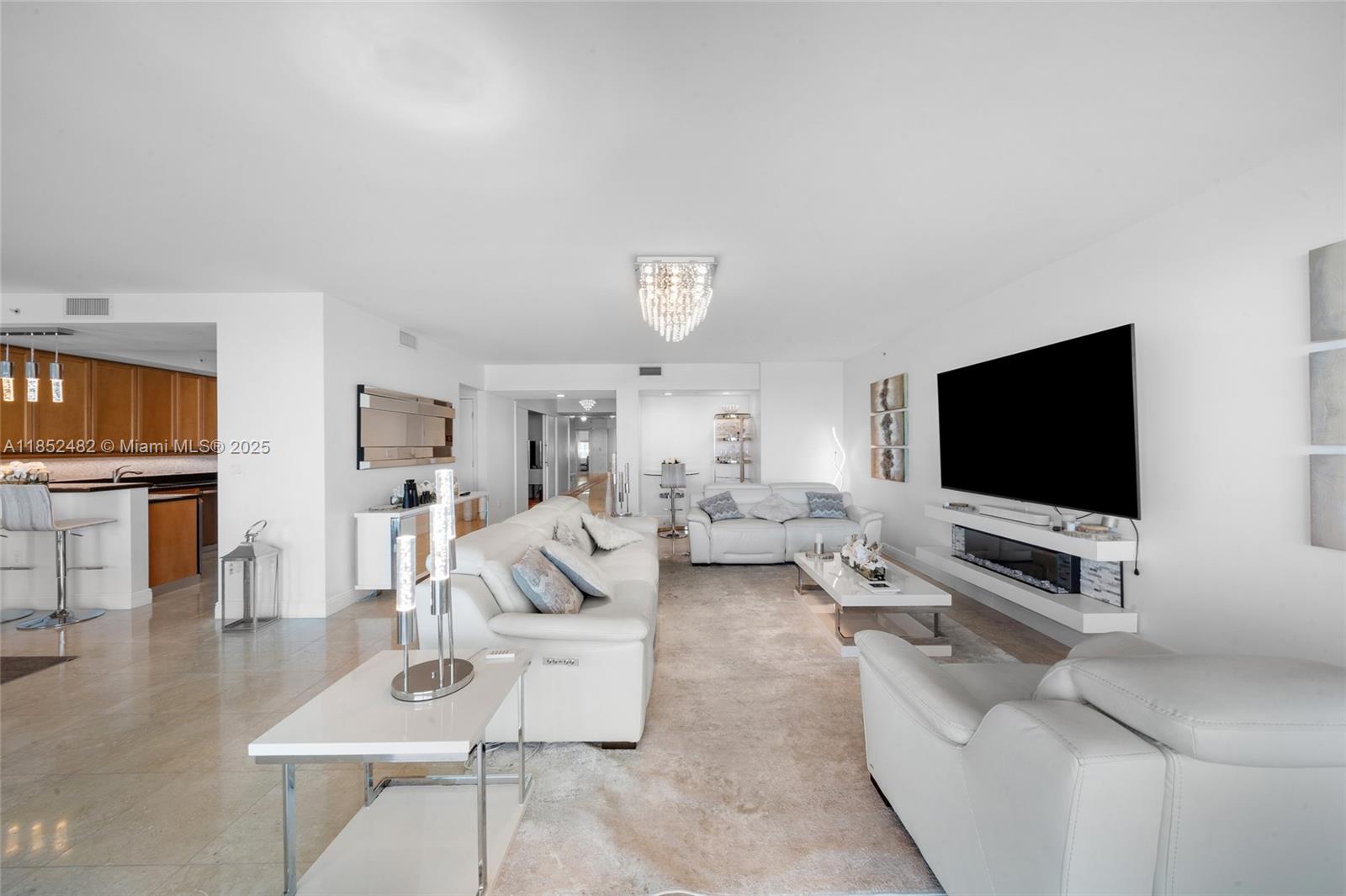20201 E Country Club Dr # 1404