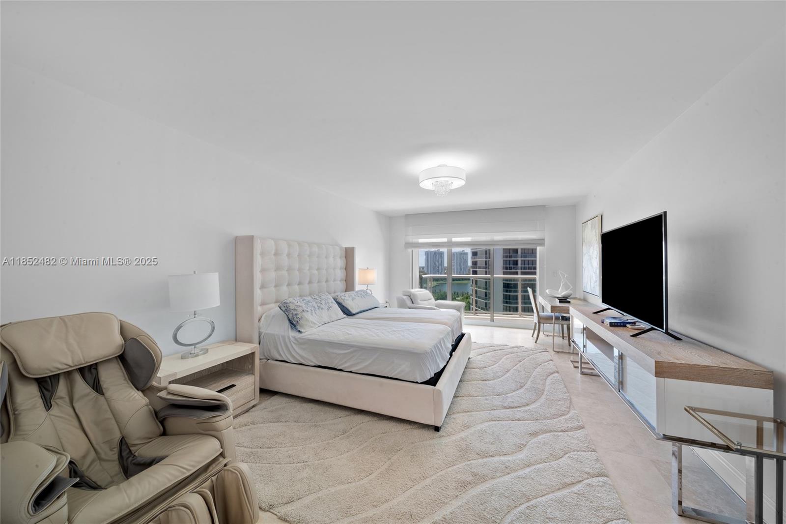 20201 E Country Club Dr # 1404