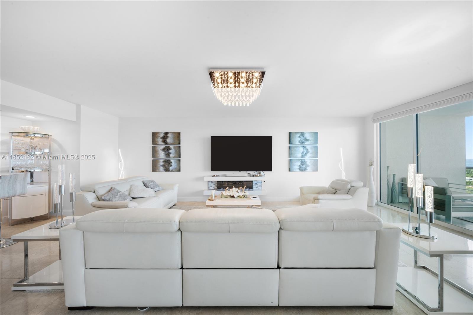 20201 E Country Club Dr # 1404