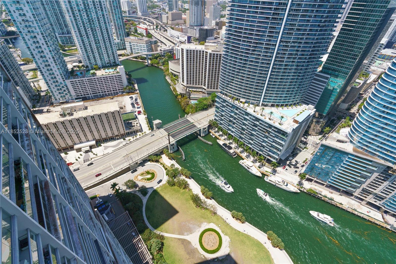 465 Brickell Ave # 3806