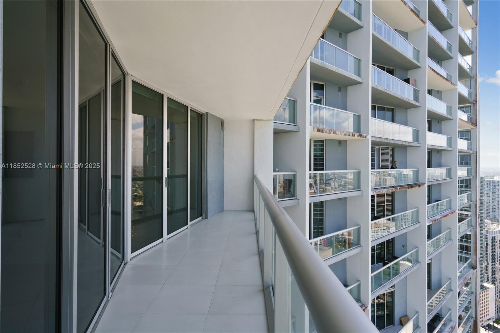 465 Brickell Ave # 3806
