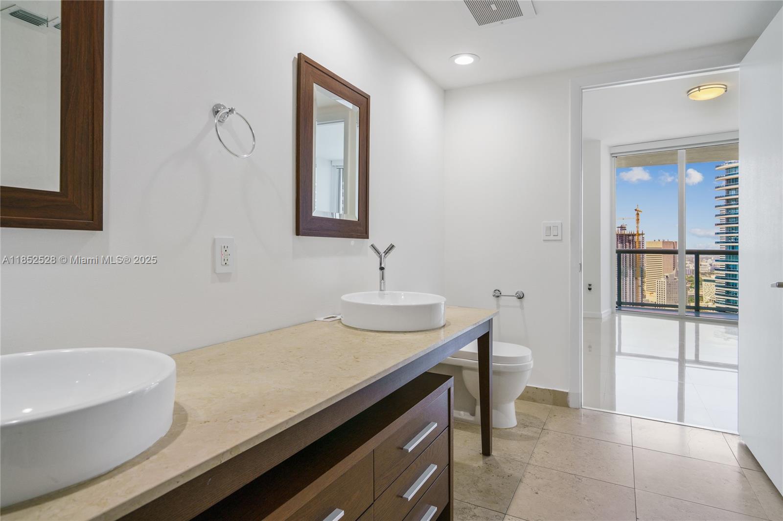 465 Brickell Ave # 3806