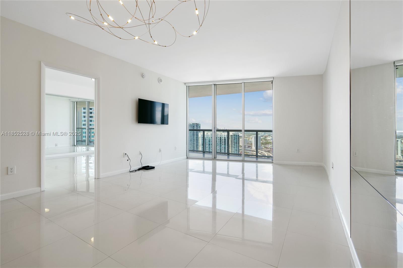 465 Brickell Ave # 3806
