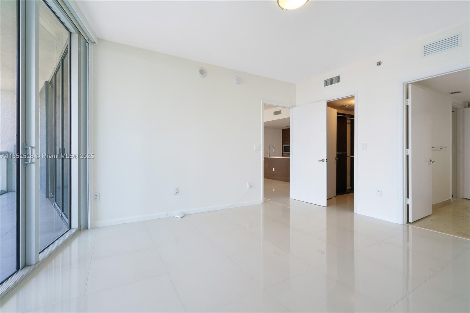 465 Brickell Ave # 3806