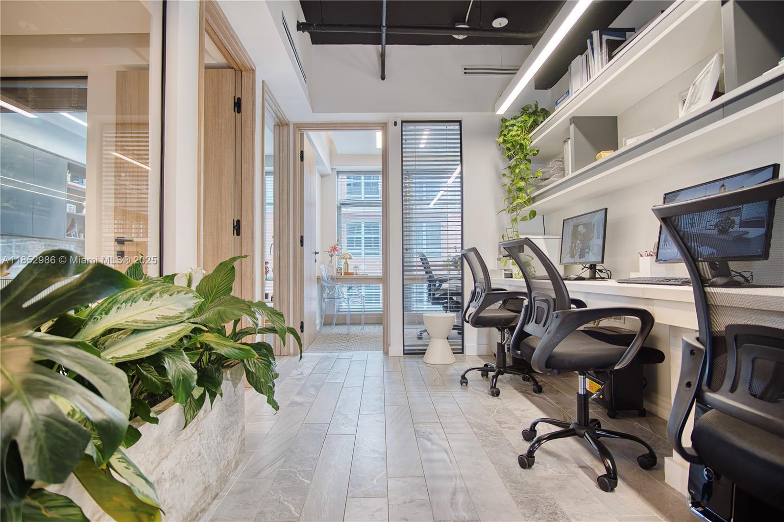 14 NE 1st Ave # 900C