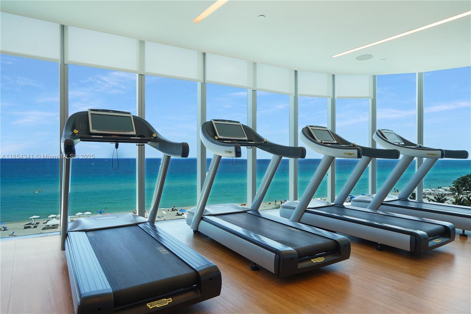 17475 Collins Ave # 601