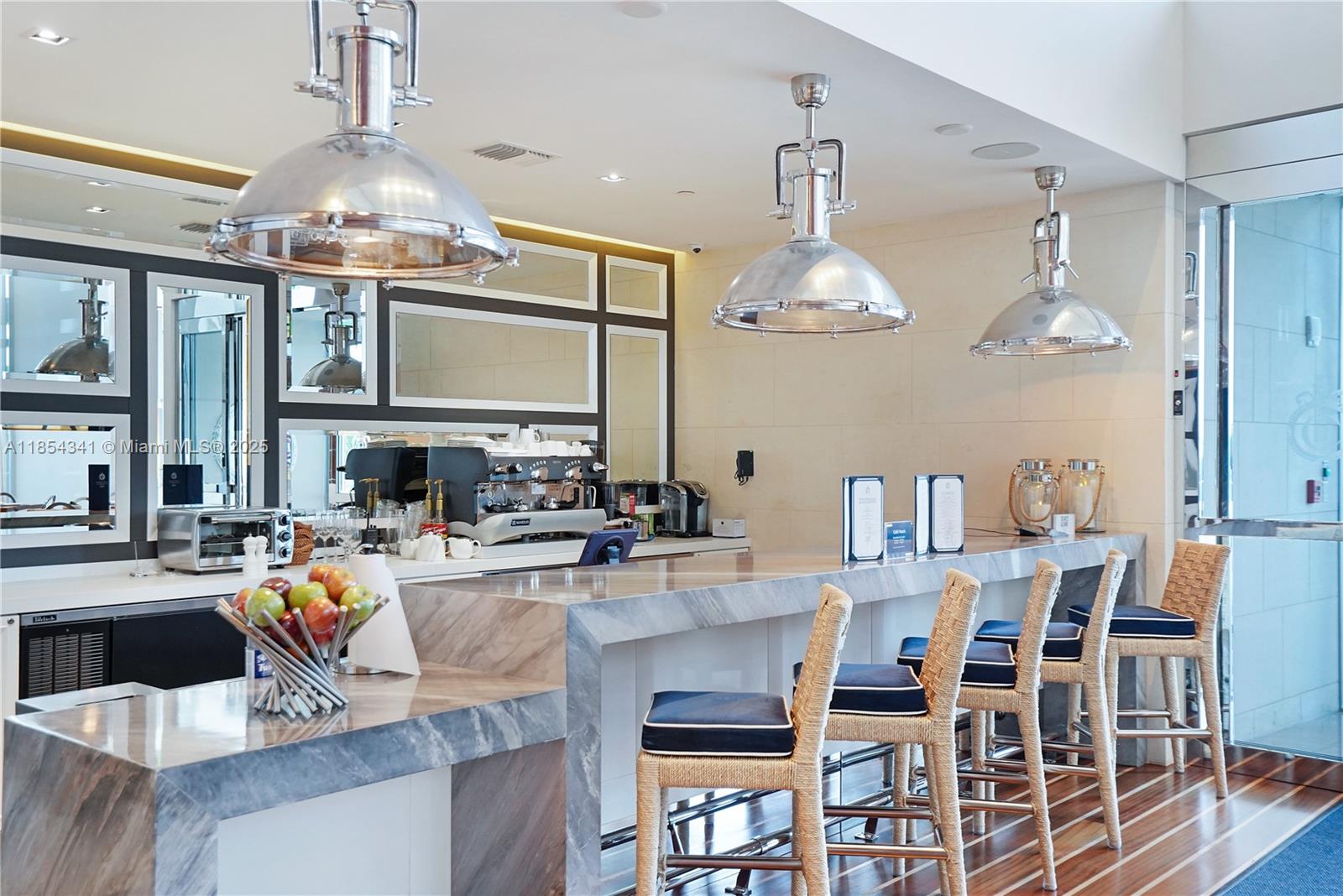 17475 Collins Ave # 601