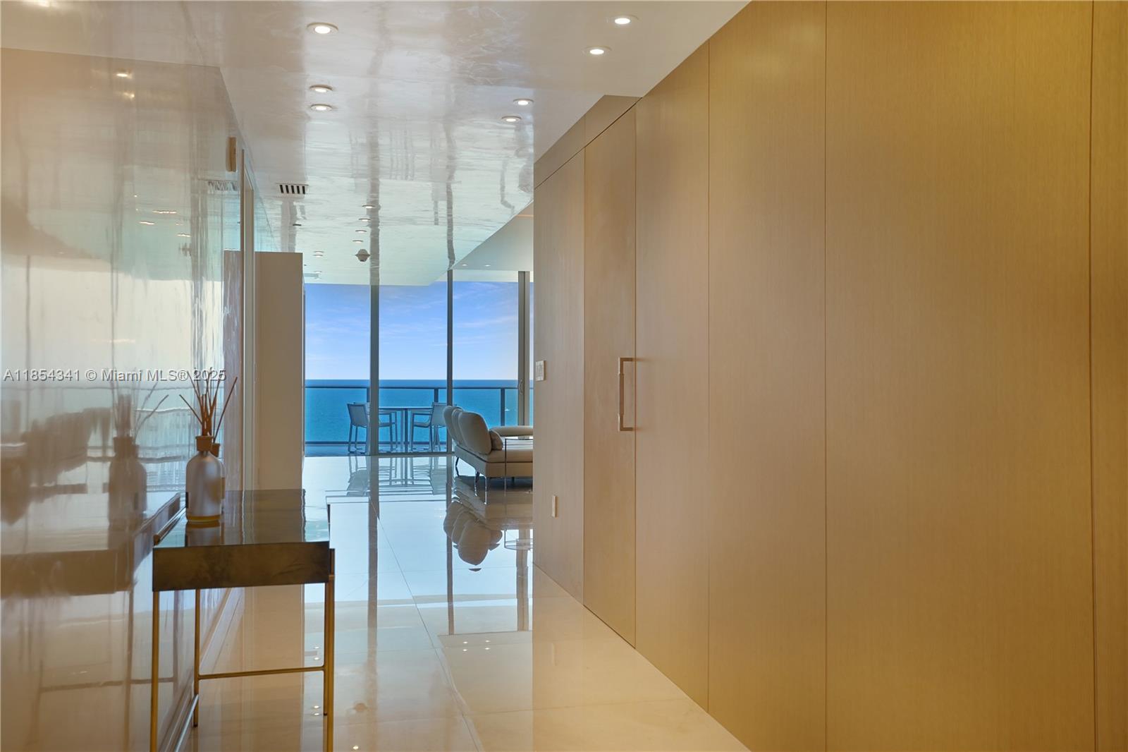 17475 Collins Ave # 601