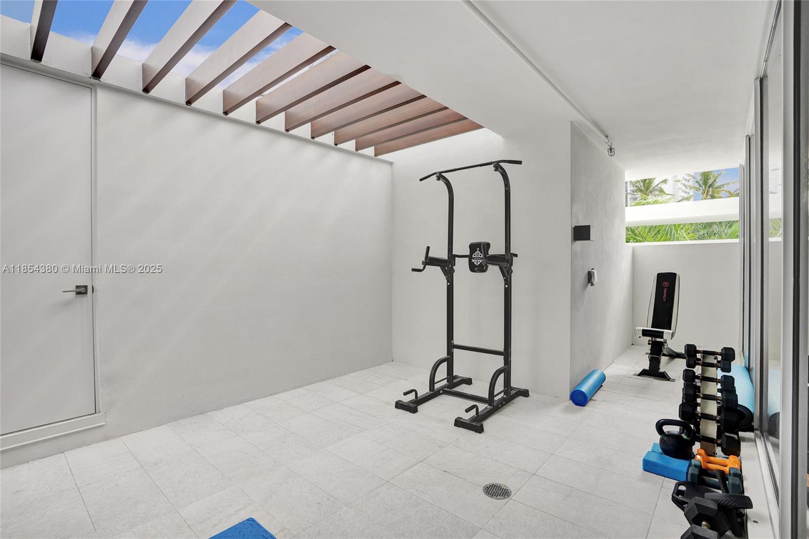 3750 Yacht Club Dr Unit: TH2