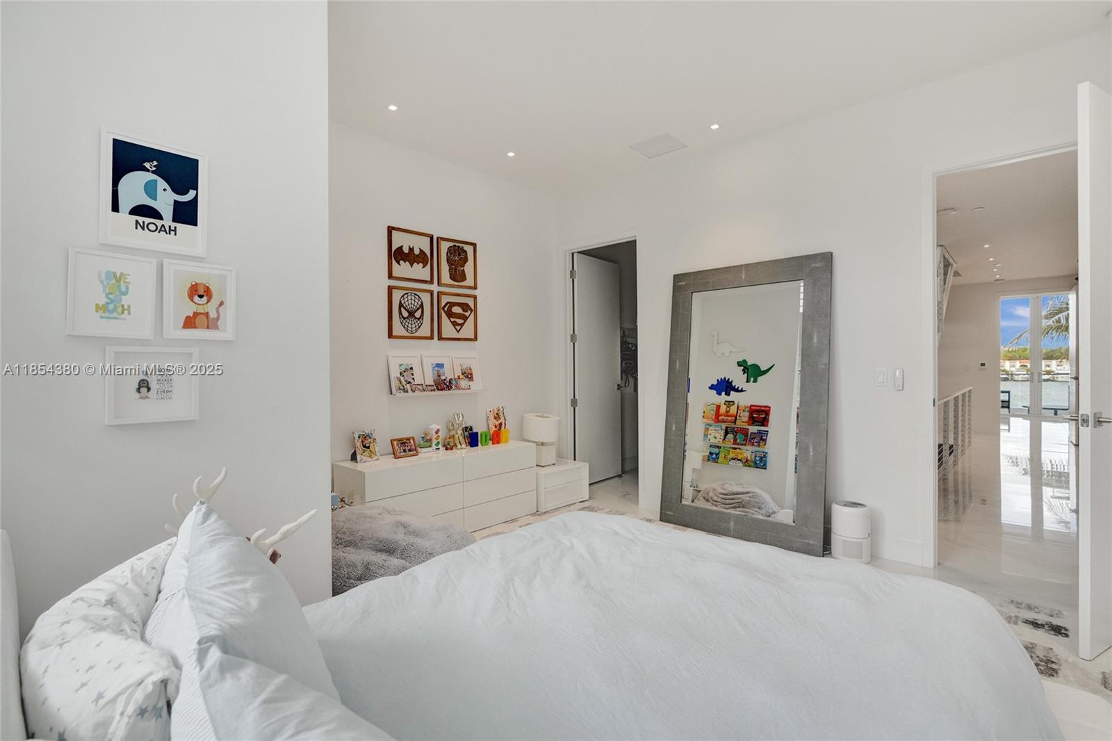 3750 Yacht Club Dr Unit: TH2