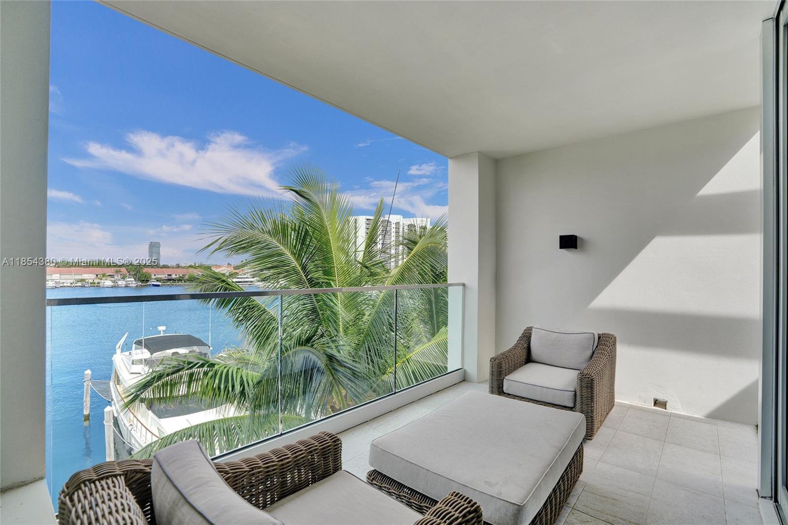 3750 Yacht Club Dr Unit: TH2