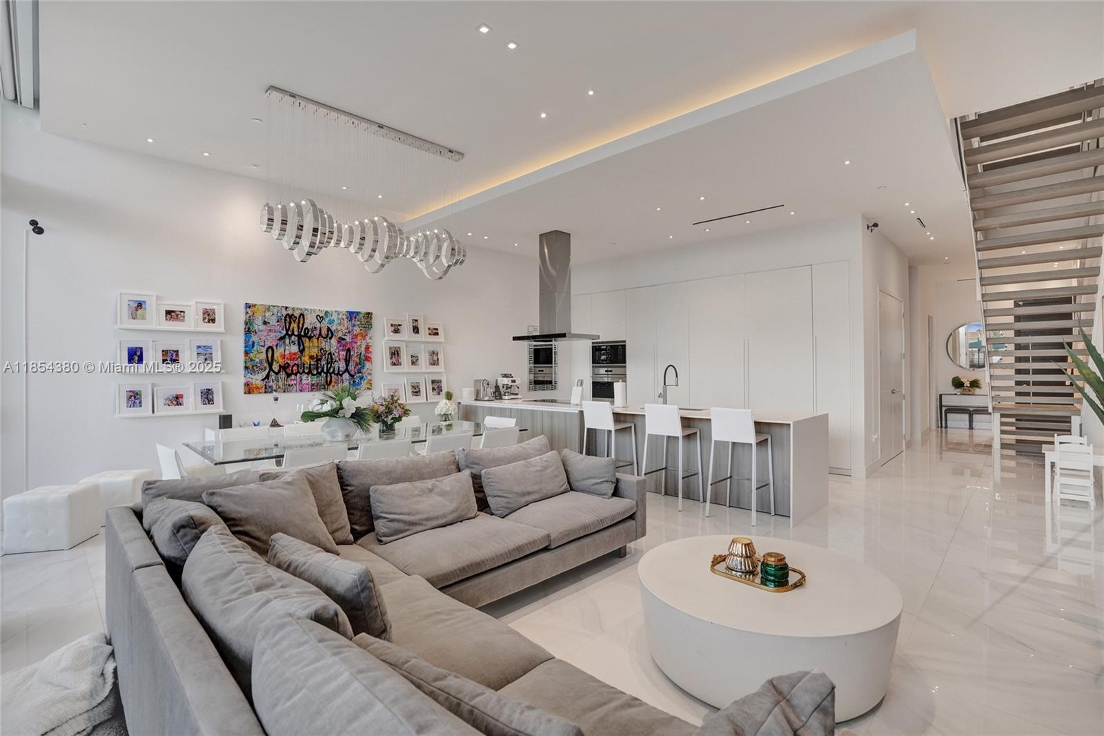 3750 Yacht Club Dr Unit: TH2