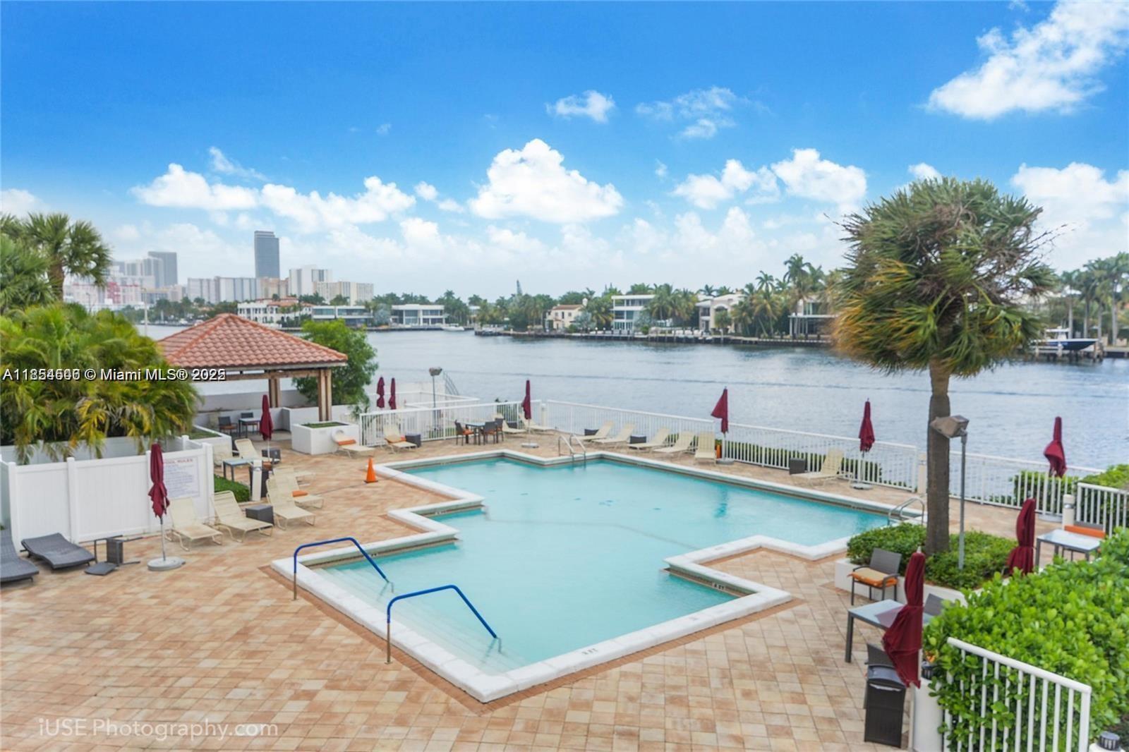 20281 E Country Club Dr # 1008