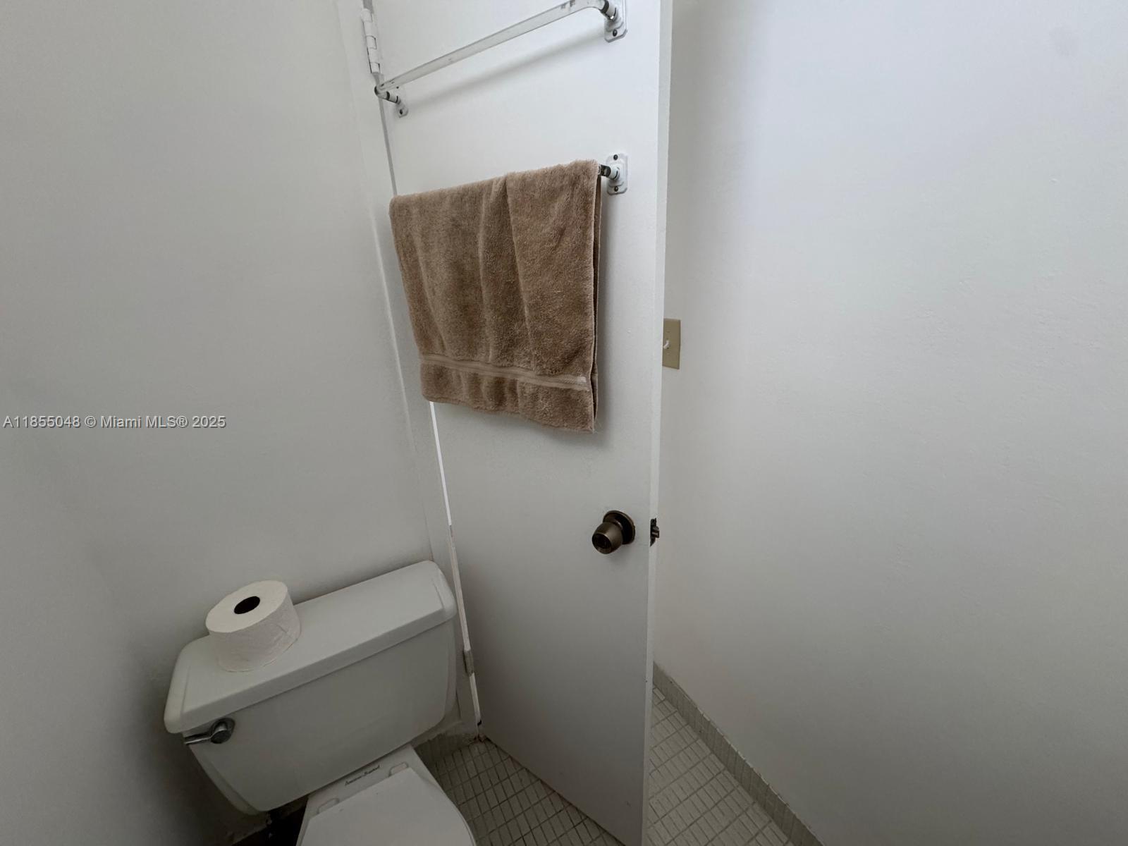 7800 carlyle ave. # 6C