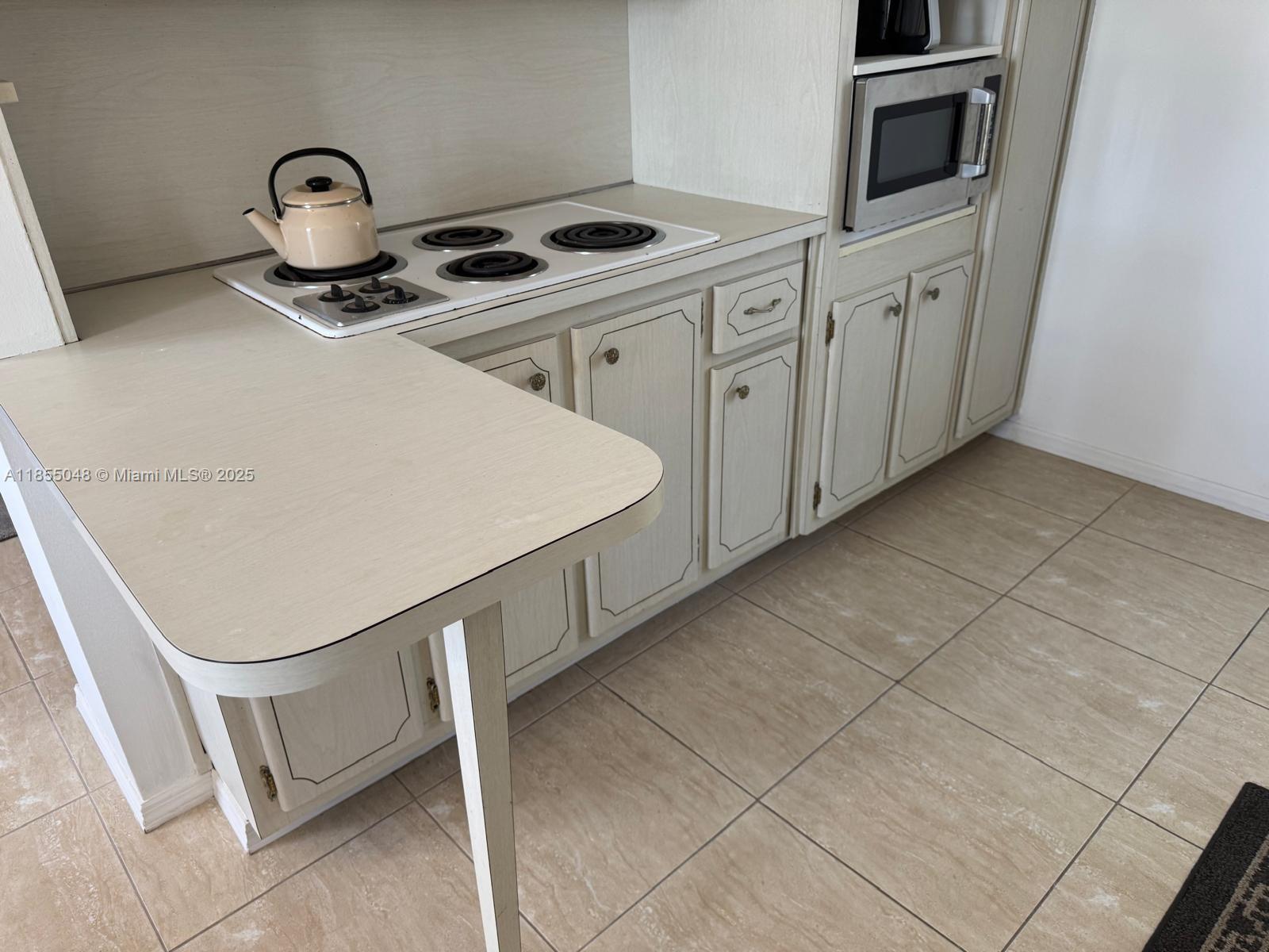 7800 carlyle ave. # 6C