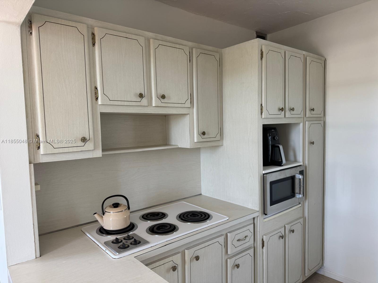 7800 carlyle ave. # 6C