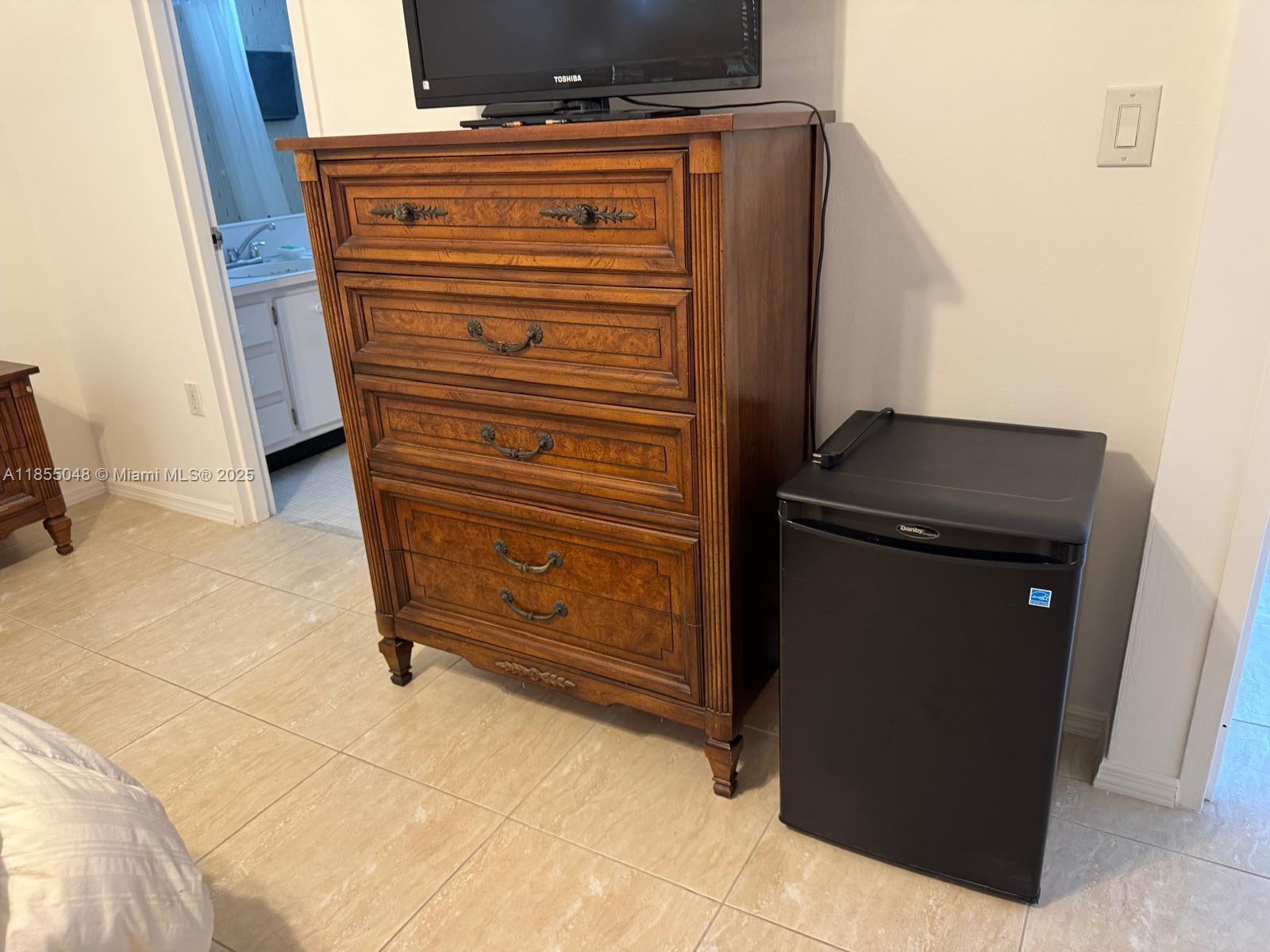 7800 carlyle ave. # 6C