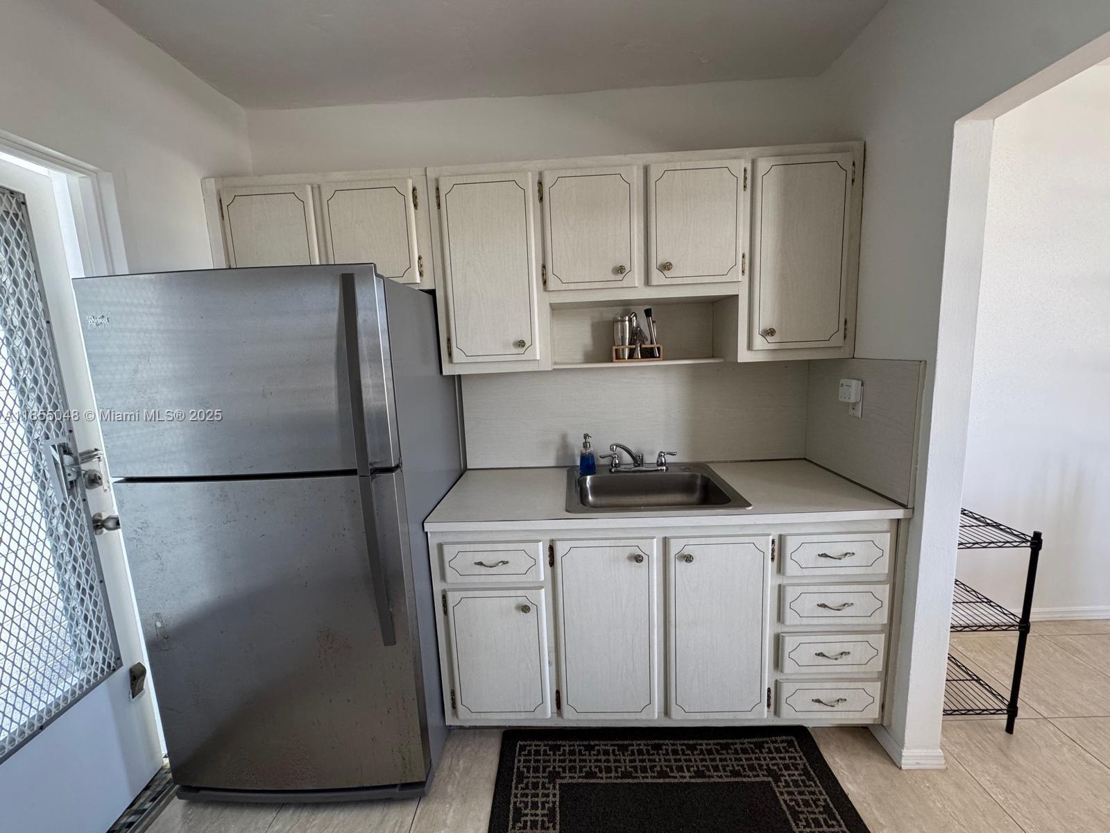 7800 carlyle ave. # 6C