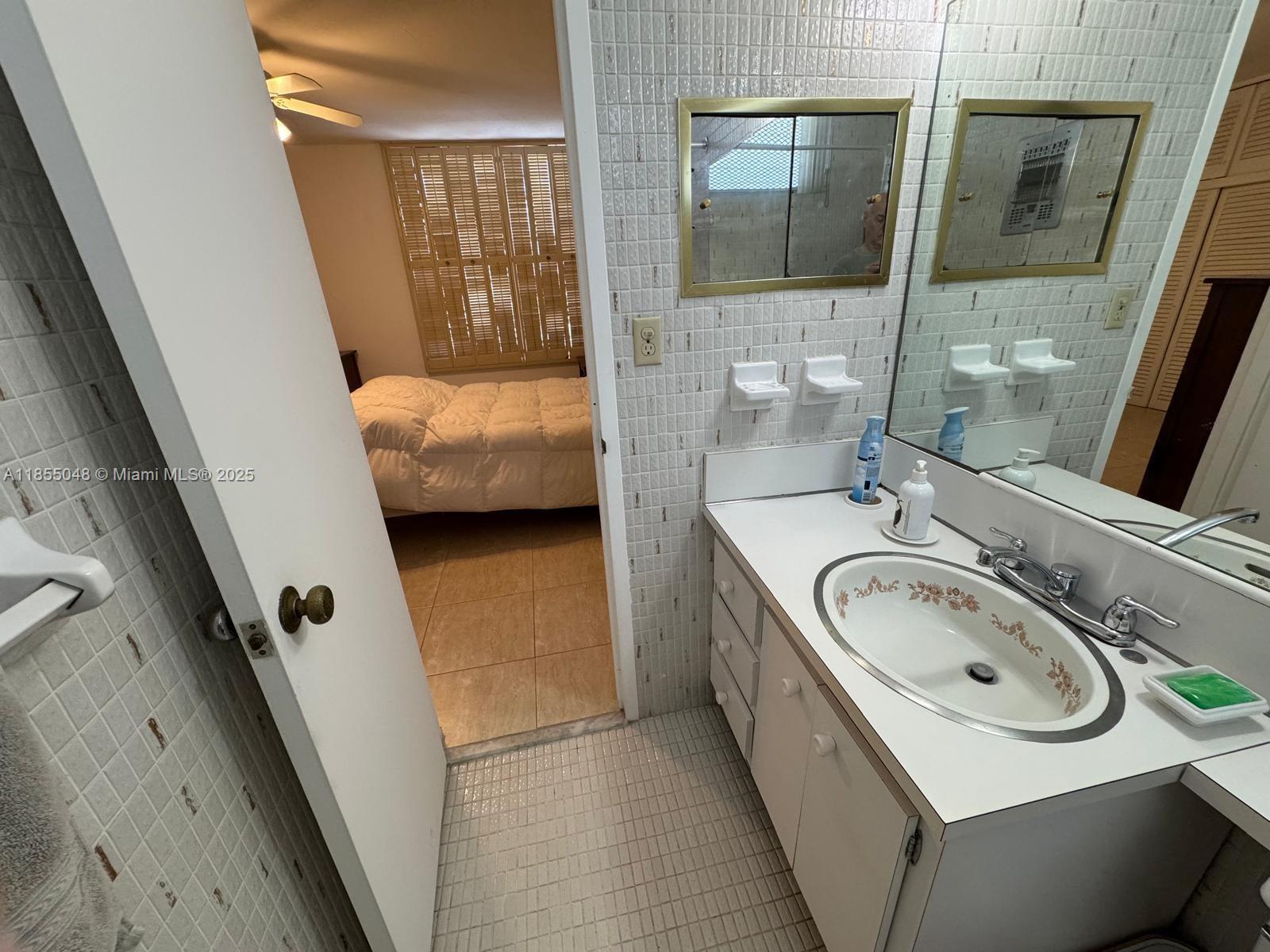 7800 carlyle ave. # 6C