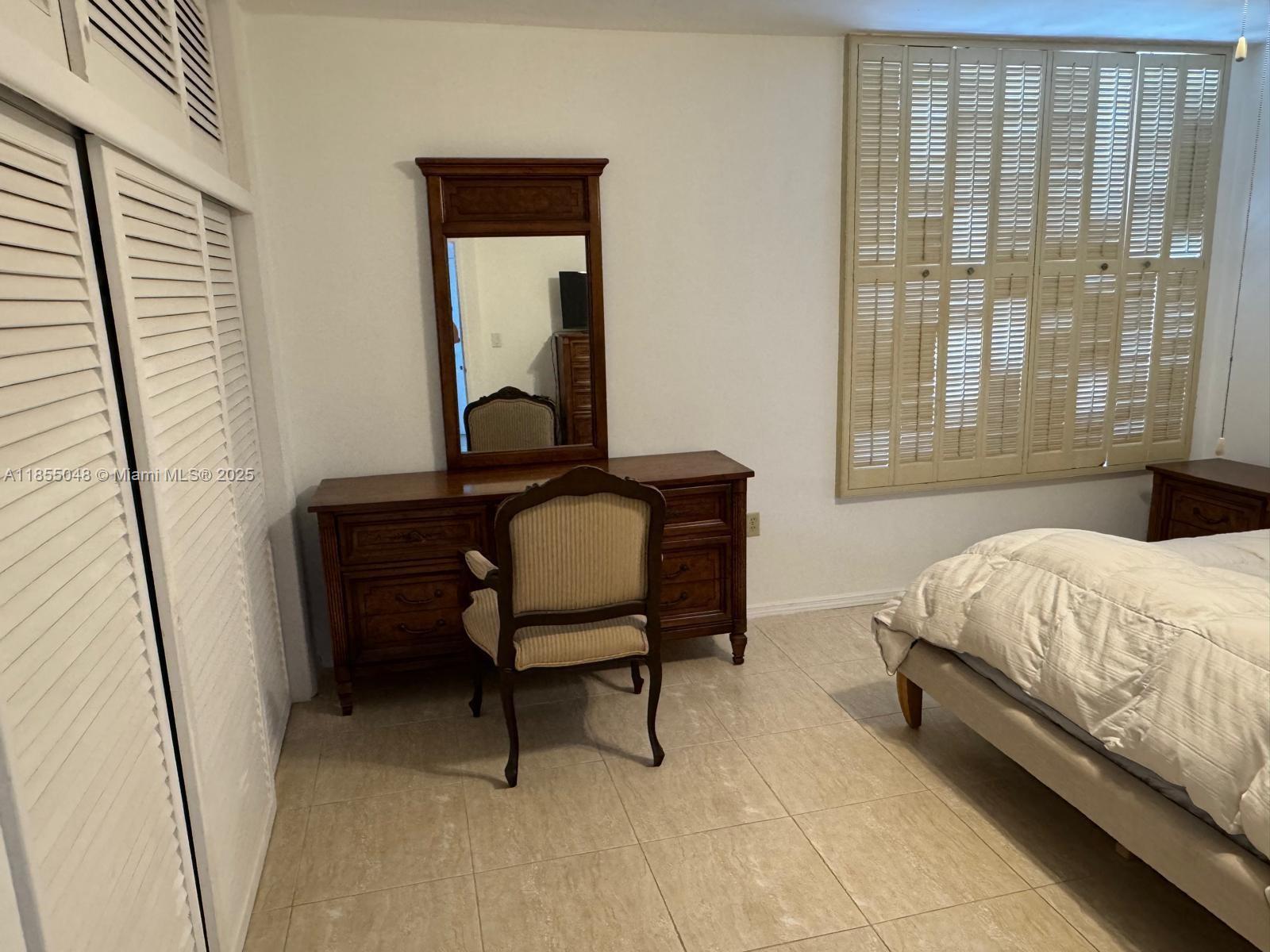 7800 carlyle ave. # 6C