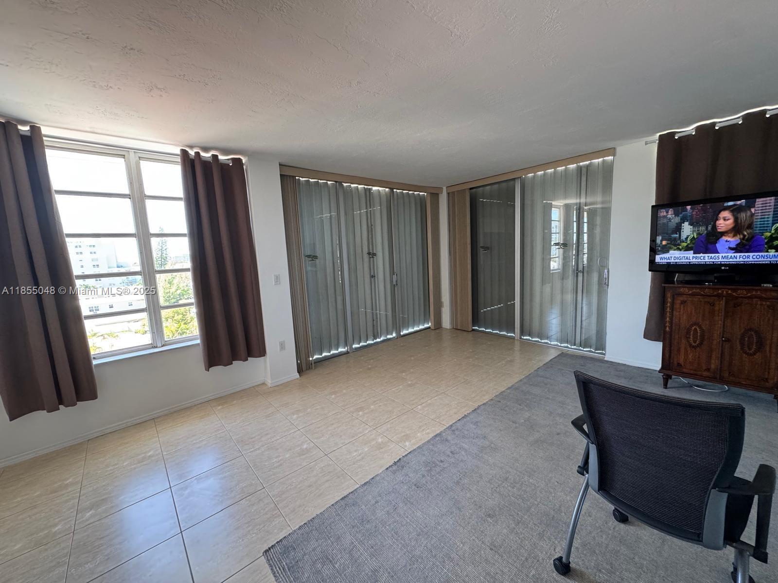 7800 carlyle ave. # 6C