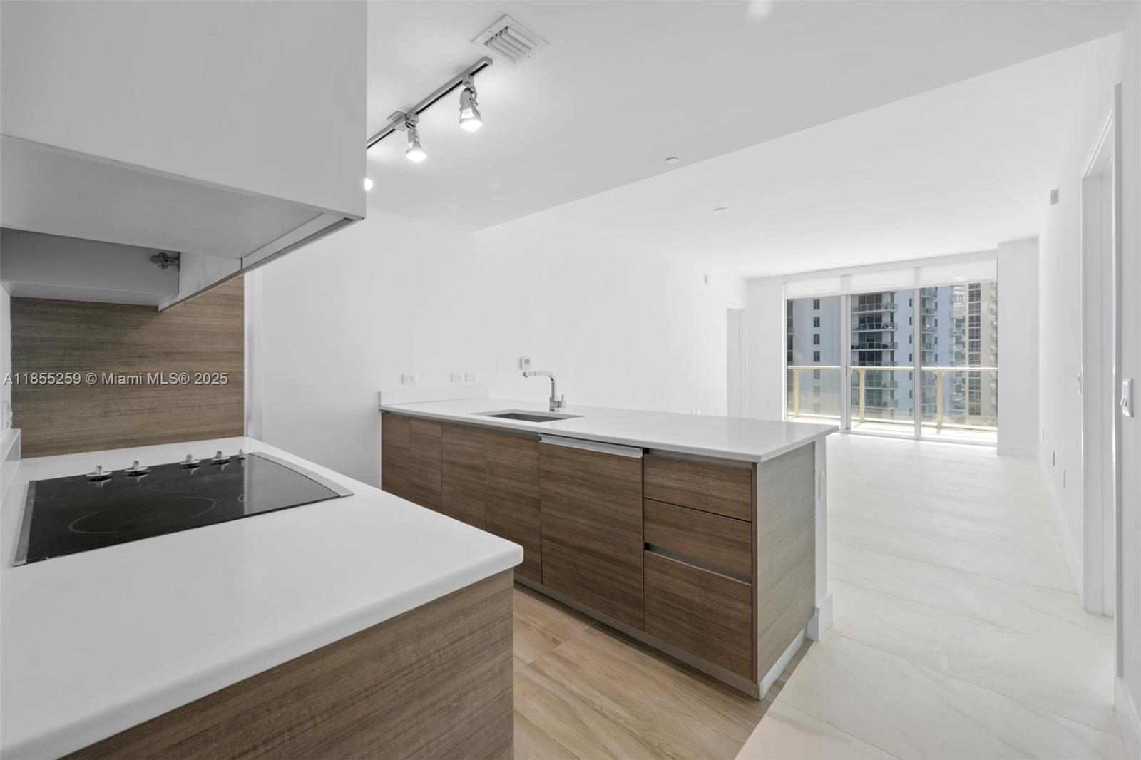 1100 S Miami Ave Unit: 1811
