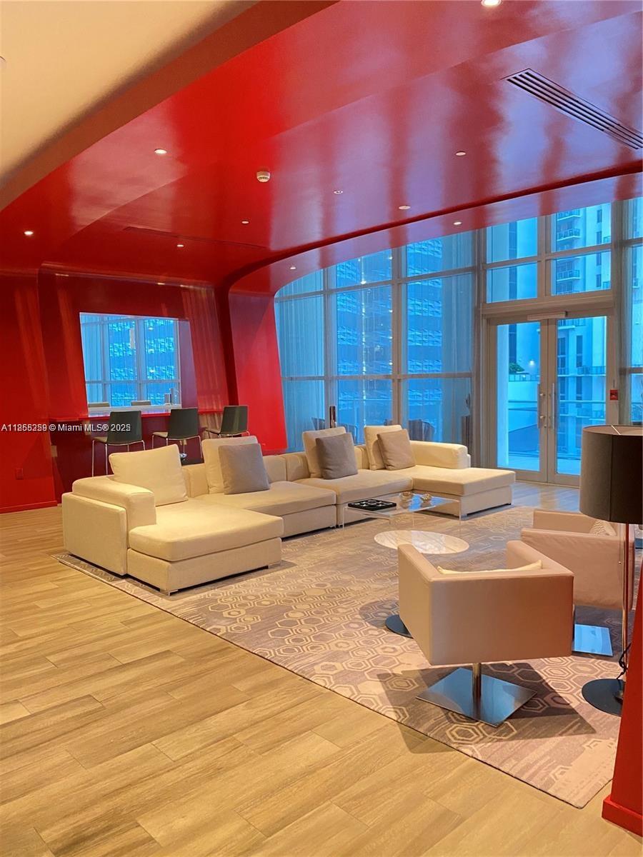 1100 S Miami Ave Unit: 1811