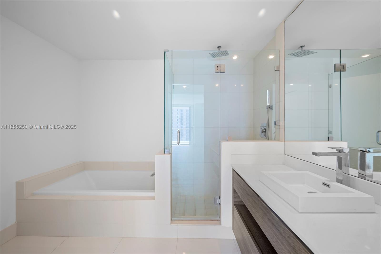 1100 S Miami Ave Unit: 1811